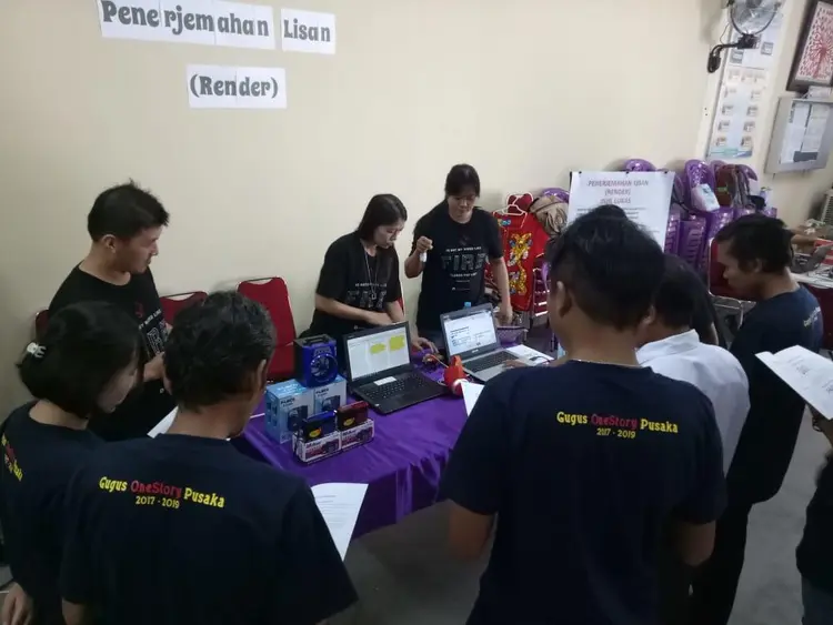 Saat menjelaskan pada tamu tentang program Render