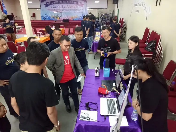 Saat menjelaskan pada tamu tentang program Render