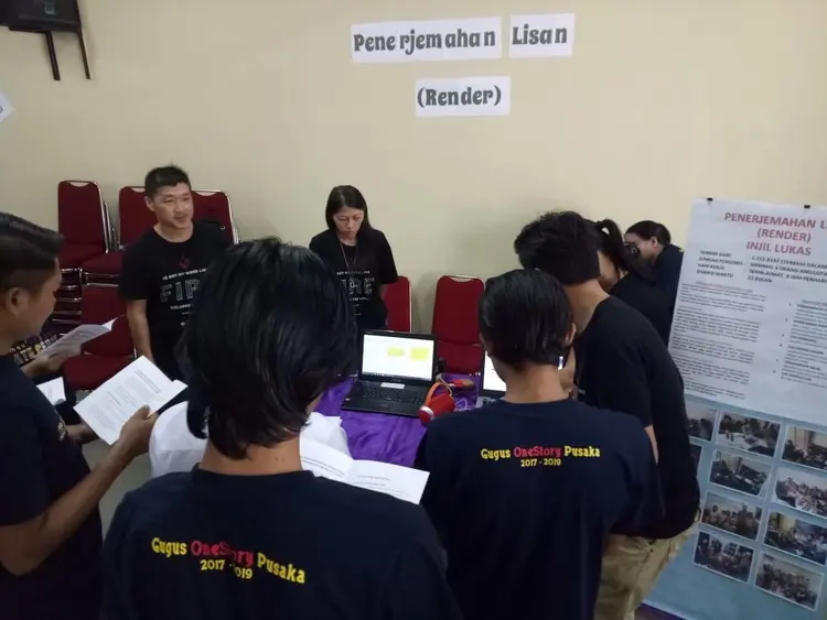 Saat menjelaskan pada tamu tentang program Render