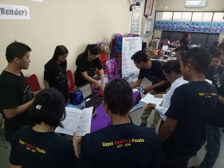 Saat menjelaskan pada tamu tentang program Render