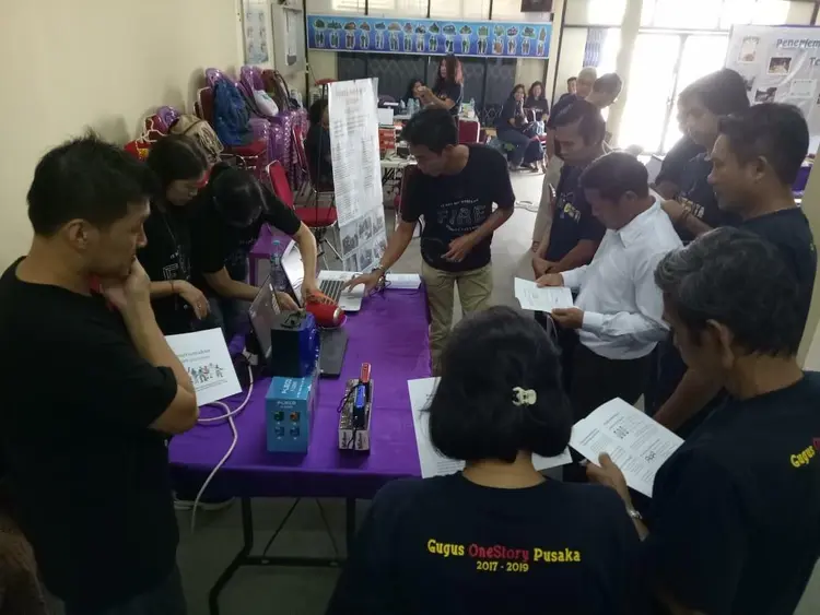 Saat menjelaskan pada tamu tentang program Render