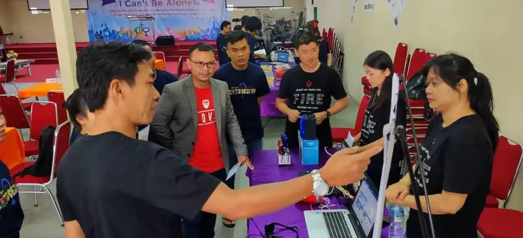 Saat menjelaskan pada tamu tentang program Render