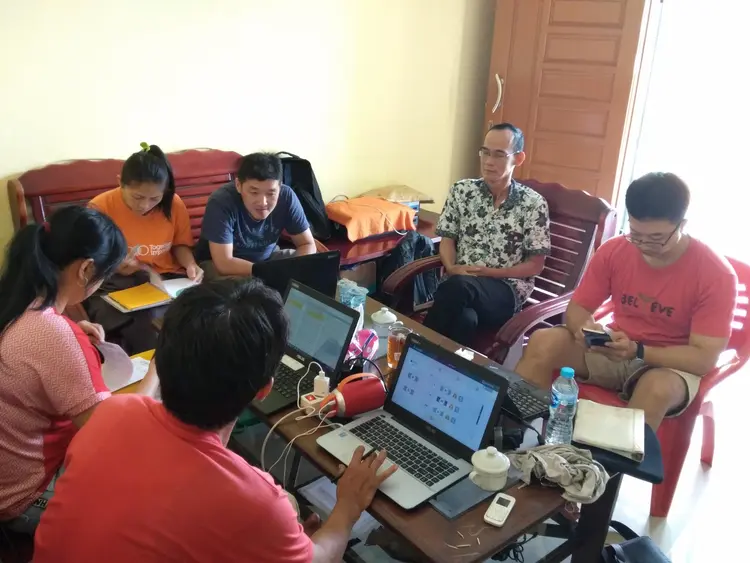 Kegiatan tim ketika melakukan proses cek peninjau dengan Hamba Tuhan